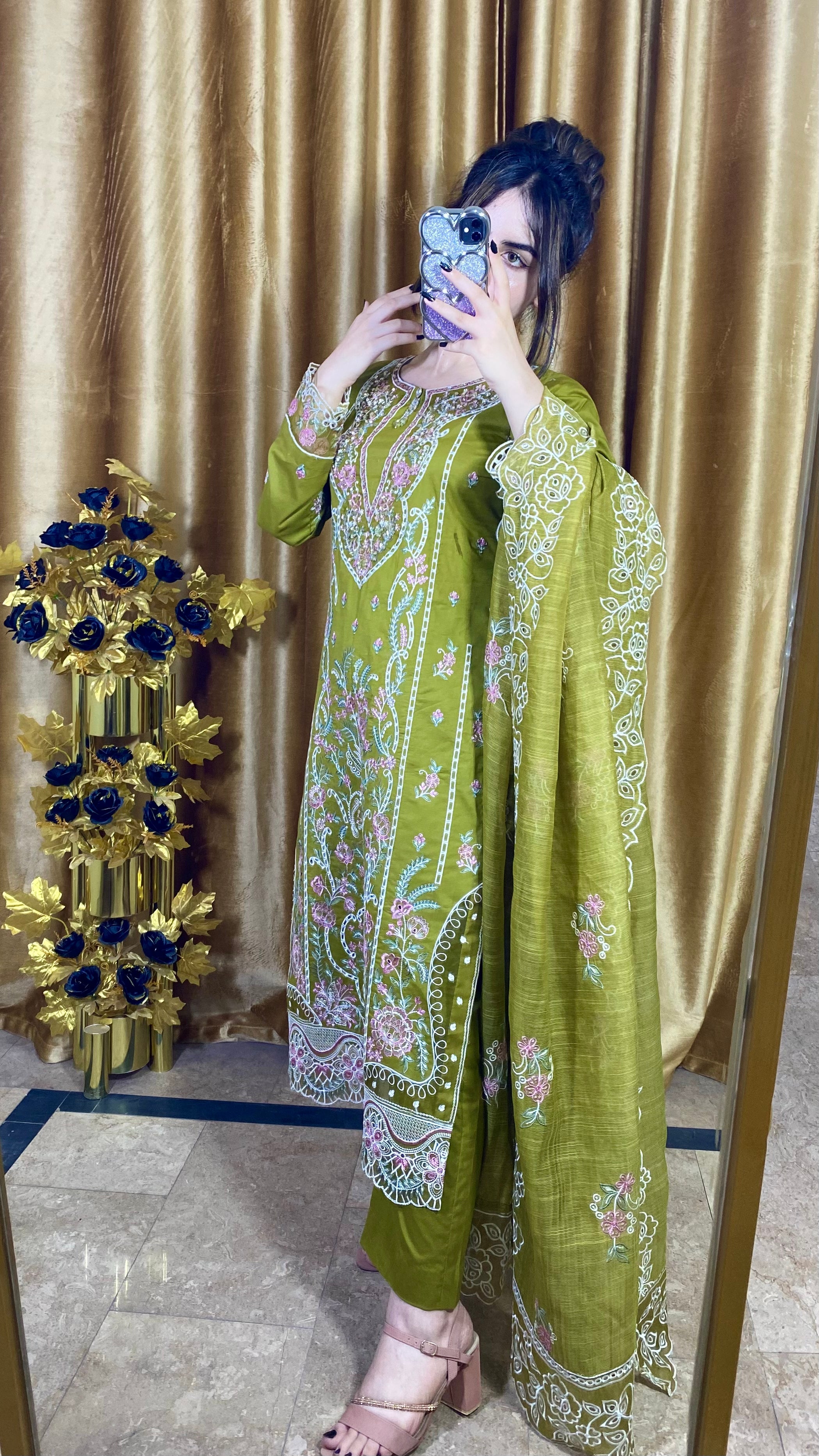 ELAAF-3PC LAWN SEQUIN EMBROIDERED SHIRT WITH BAMBER PURE EMB DUPATTA AND PLAIN TROUSER | KF-134