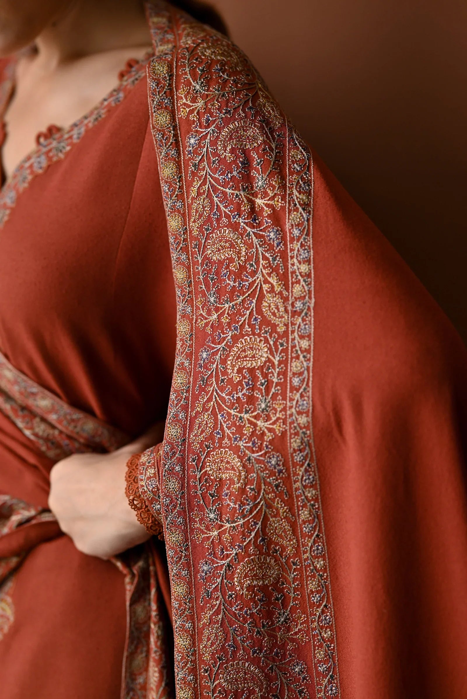 BATIK - 3PC LAWN EMBROIDERED SHIRT WITH LAWN EMBROIDERED DUPATTA AND TROUSER | KF-4684