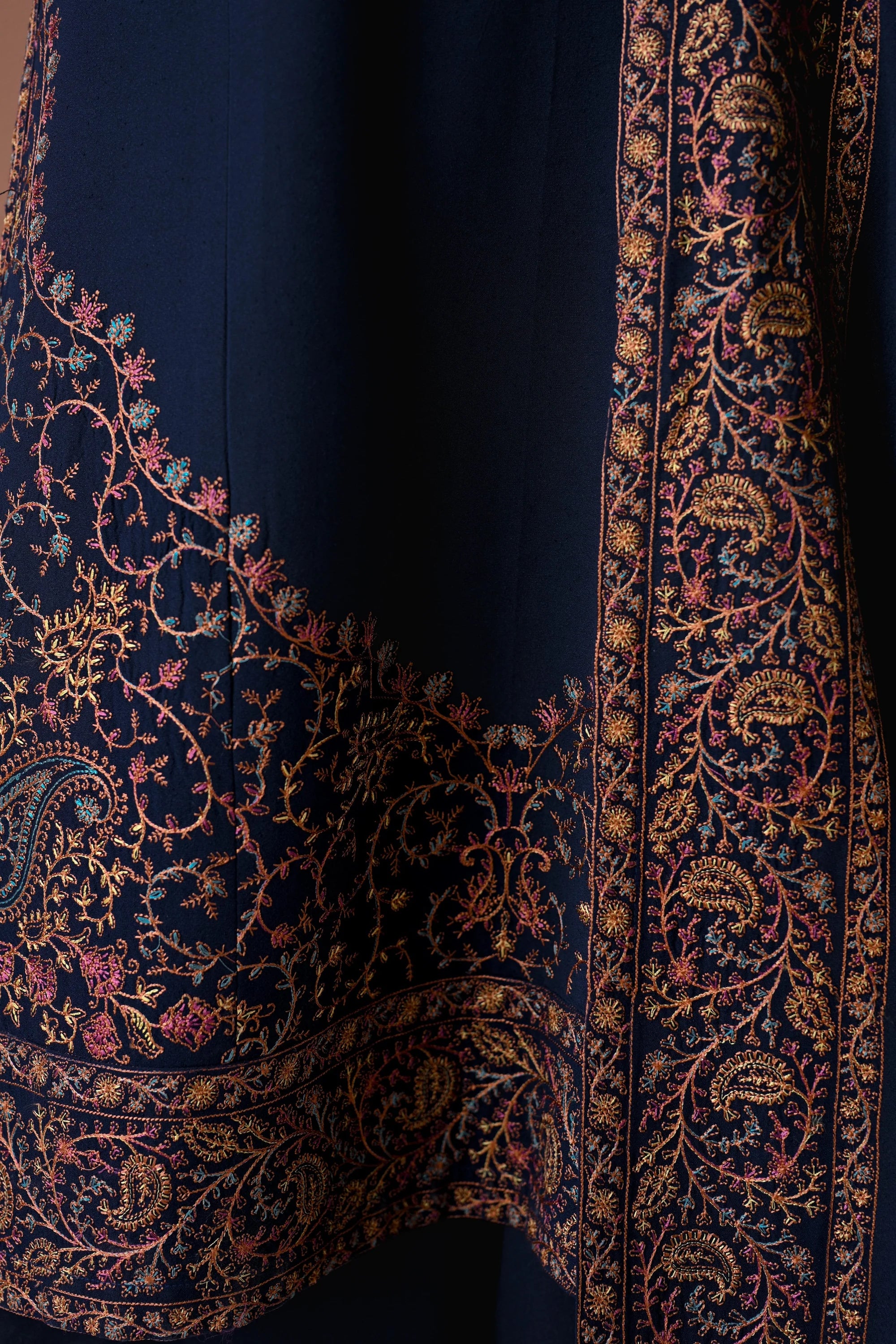 BATIK - 3PC LAWN EMBROIDERED SHIRT WITH LAWN EMBROIDERED DUPATTA AND TROUSER | KF-4681