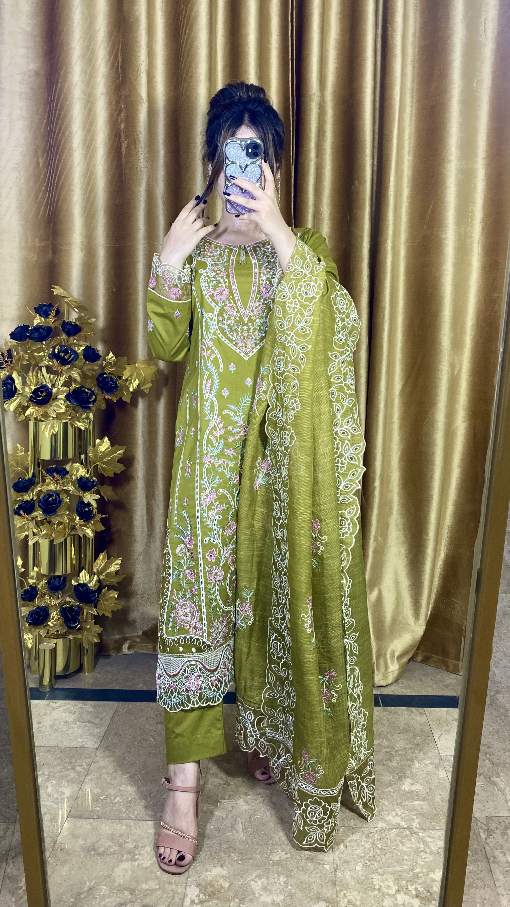 ELAAF-3PC LAWN SEQUIN EMBROIDERED SHIRT WITH BAMBER PURE EMB DUPATTA AND PLAIN TROUSER | KF-134