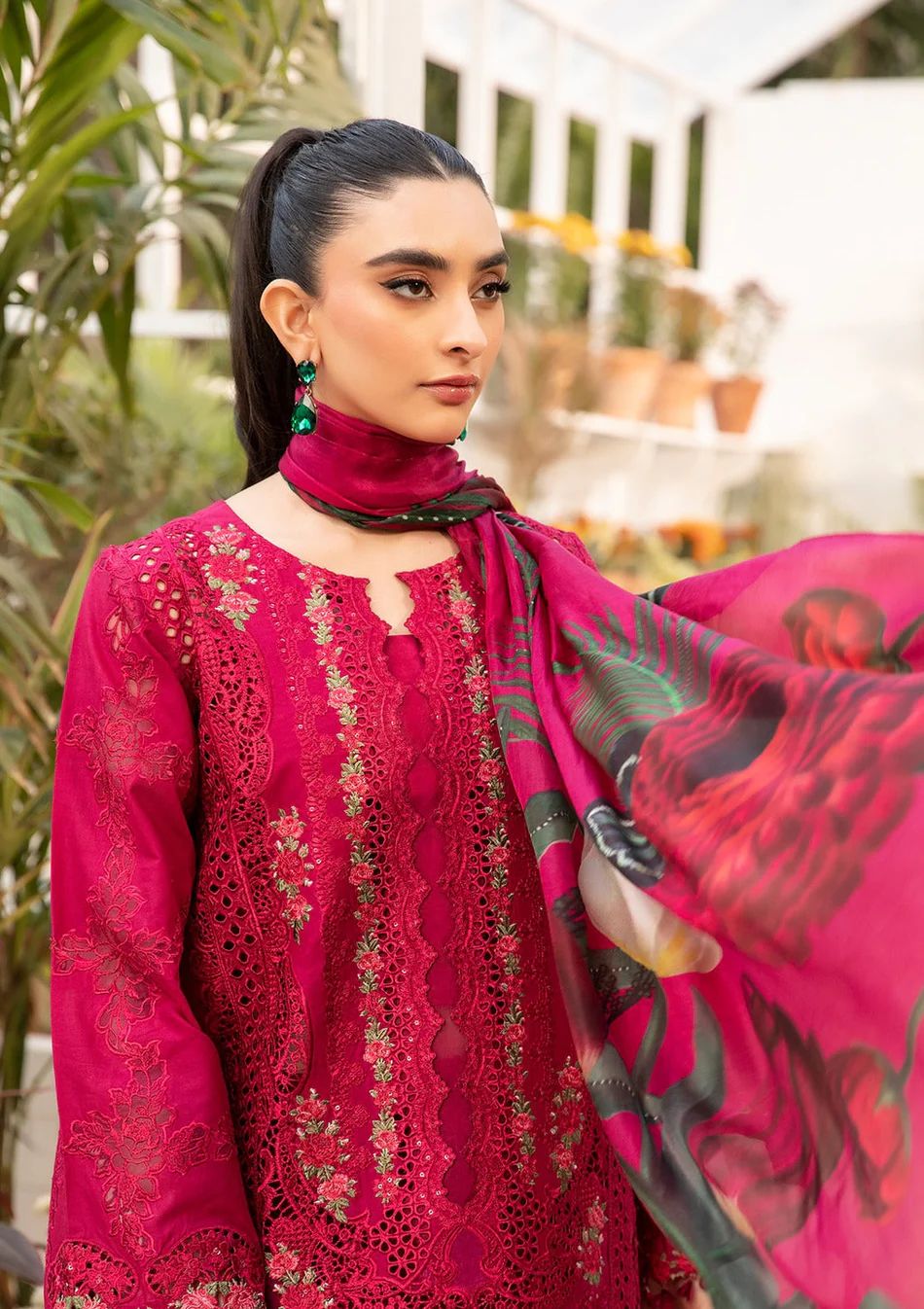 BAROUQE-3PC LAWN CHIKENKARI EMBROIDERED SHIRT WITH CHIFFOON PRINT DUPATTA AND EMB TROUSER | KF-4736
