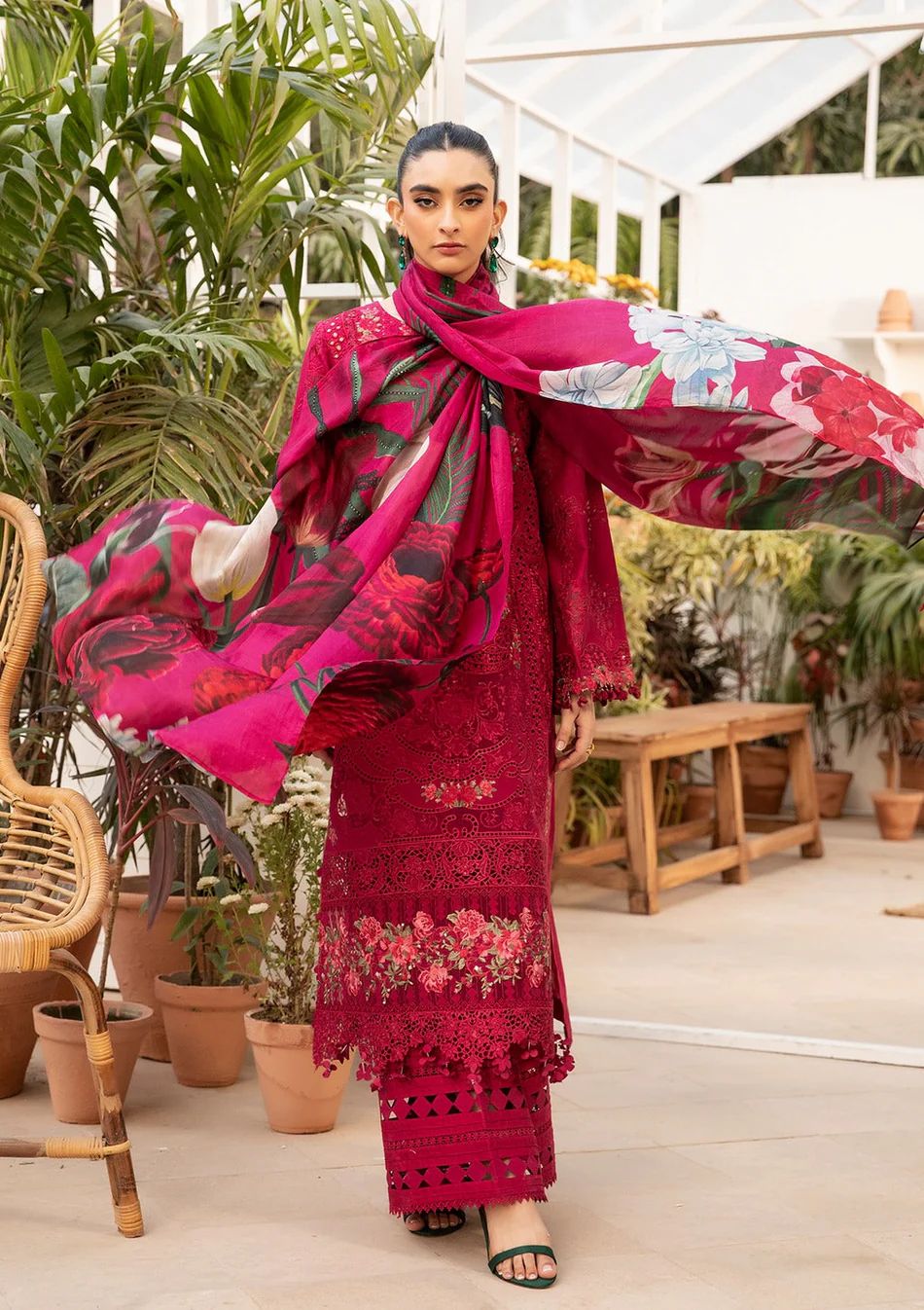 BAROUQE-3PC LAWN CHIKENKARI EMBROIDERED SHIRT WITH CHIFFOON PRINT DUPATTA AND EMB TROUSER | KF-4736