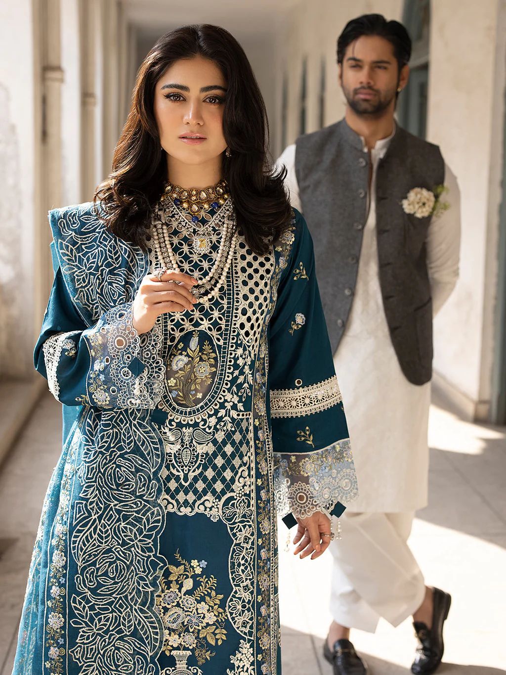 MAHNUR-3PC LAWN EMBROIDERED SHIRT WITH ORGANZA EMBROIDERED DUPATTA AND TROUSER | KF-4609