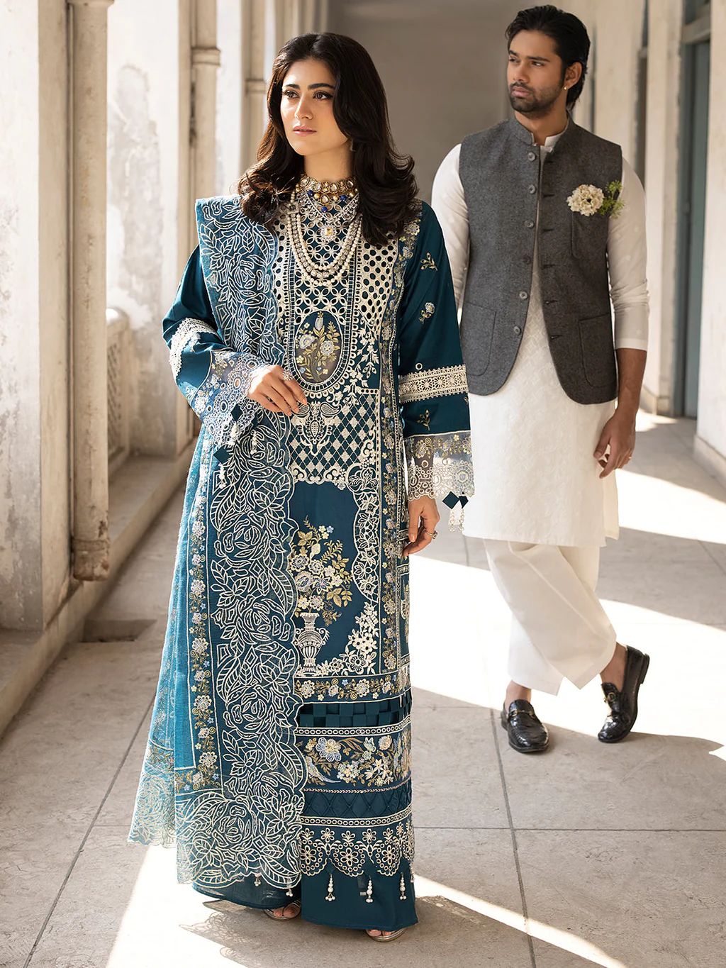 MAHNUR-3PC LAWN EMBROIDERED SHIRT WITH ORGANZA EMBROIDERED DUPATTA AND TROUSER | KF-4609